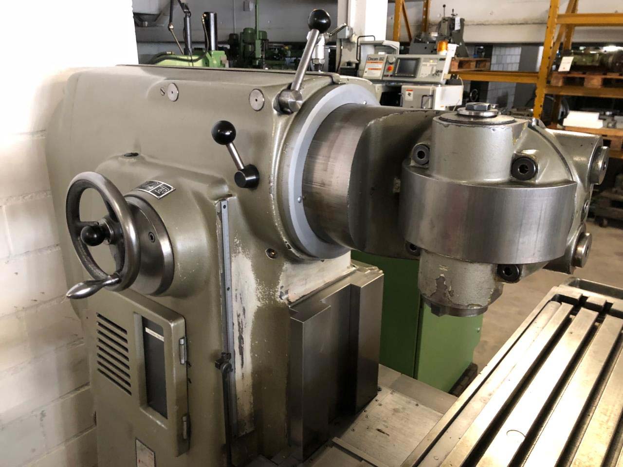 Фото фрезерного універсального верстата Schaublin 53